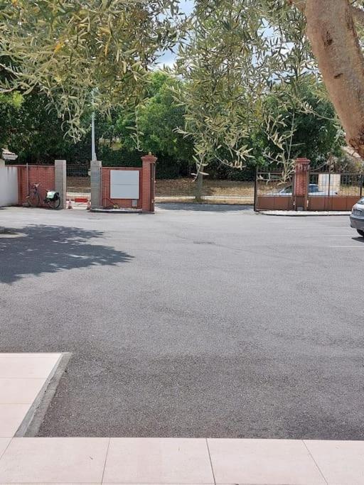 Apartmán T3 Climatise, Parking Et Jardin Quartier Des Marots A Colomiers Exteriér fotografie